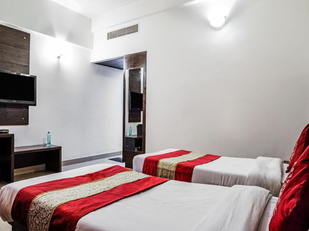 Madhu Resort Agra  Exterior foto